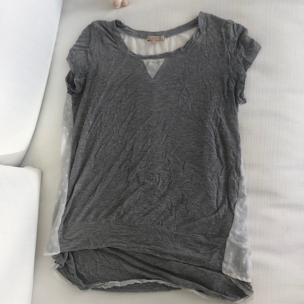 Cute casual gray/white top